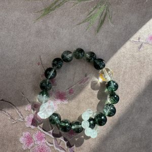 Wood Spirit Gathers Wealth · Vast Sea Shines with Splendor An energy bracelet exclusively for those aligned with the Wood element.