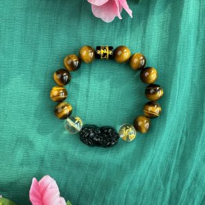 Pi Xiu Guards Against Adversity · Earth Fortune Flows Smoothly A Five Elements fortune bracelet exclusively for men.